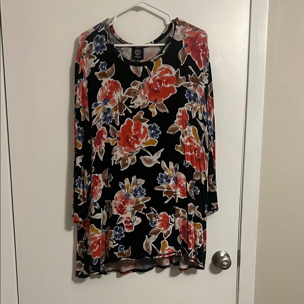 Floral Black Top Quarter Length Sleeve